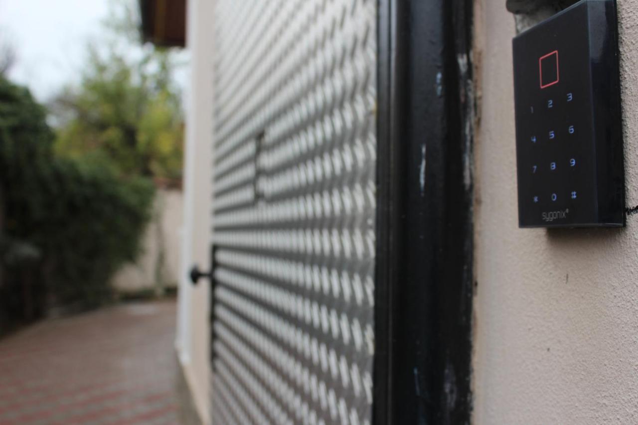 Yox Apartment 1 Oradea Exterior foto