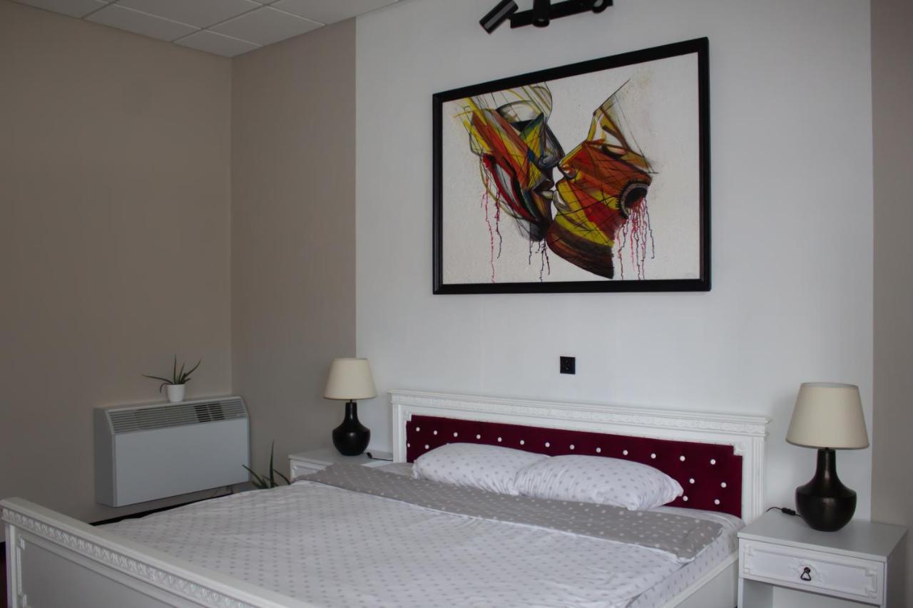 Yox Apartment 1 Oradea Exterior foto