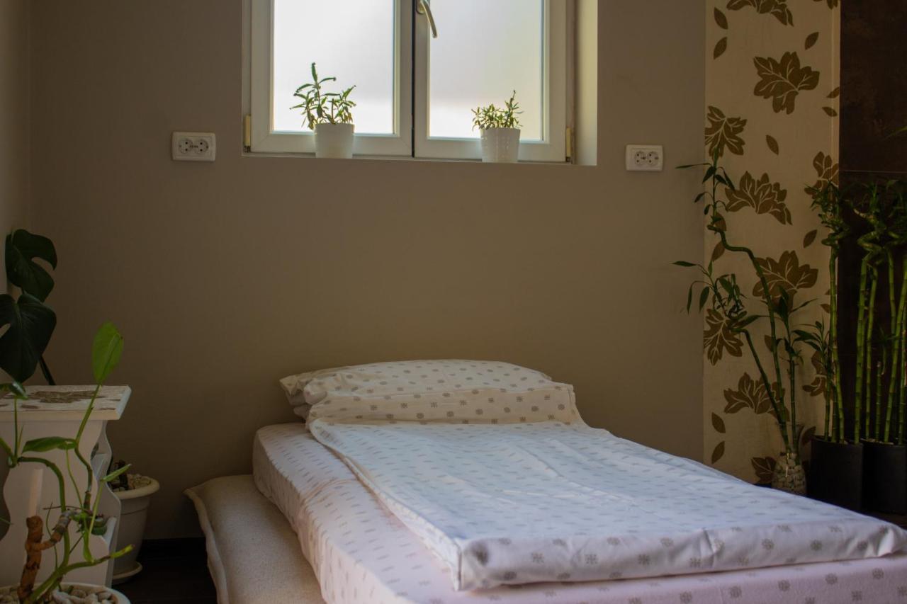 Yox Apartment 1 Oradea Exterior foto