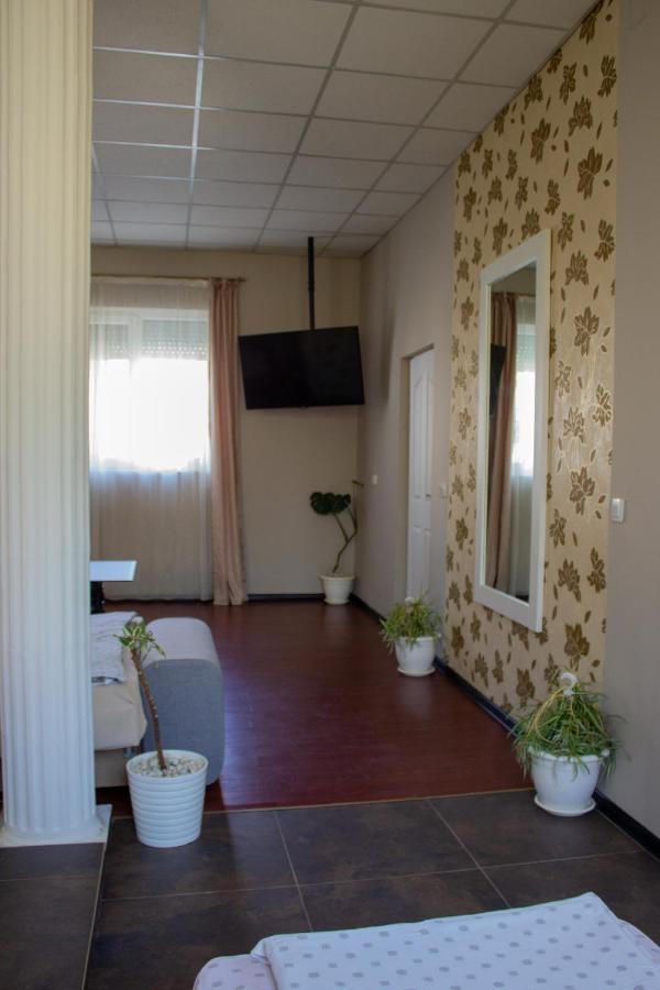 Yox Apartment 1 Oradea Exterior foto